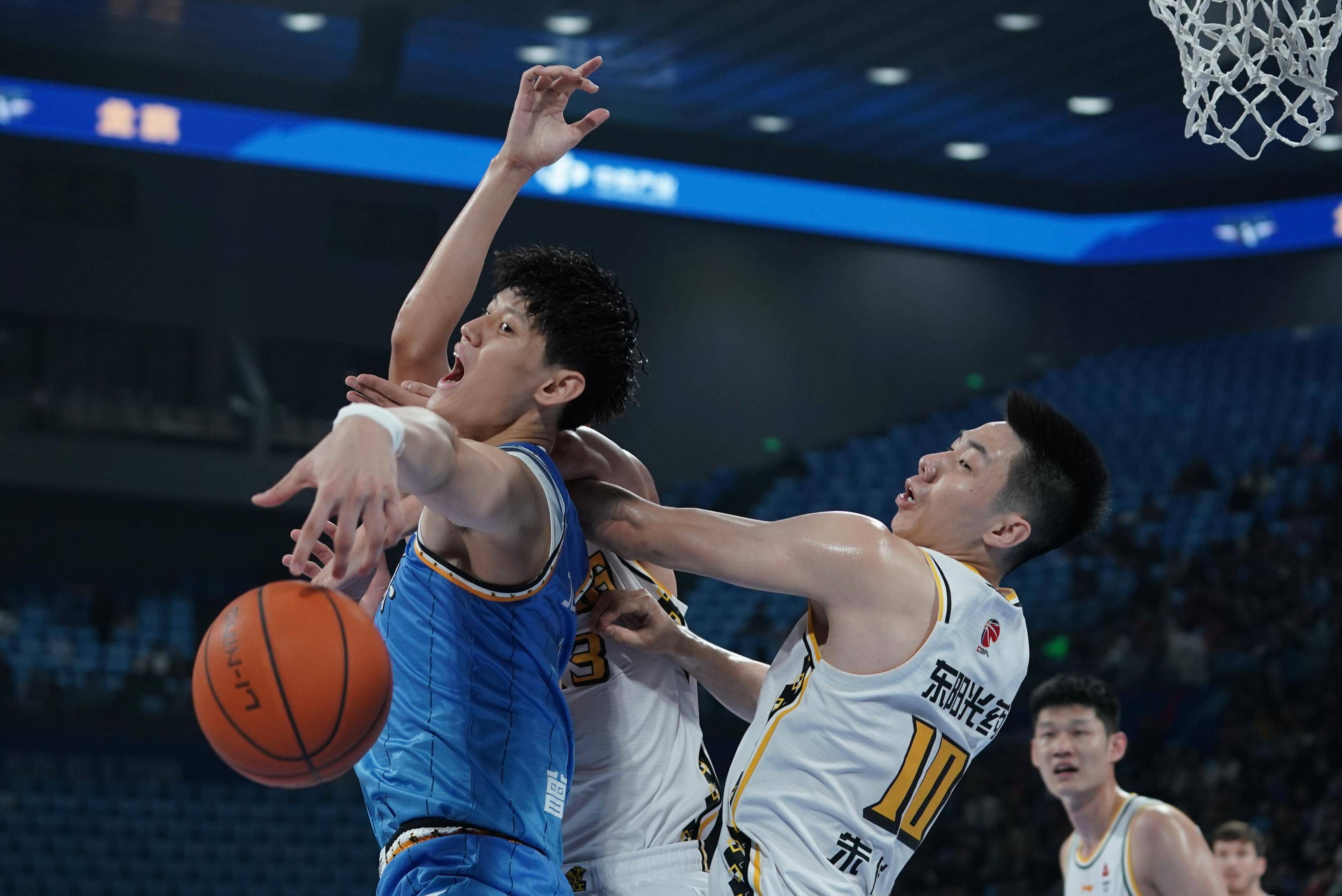 九游体育今夜体能课后,曼联再遭质疑备战CBA季后赛,目标明确,细节决定成败的简单介绍